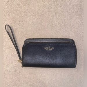 Kate Spade Black and Gold Wristlet